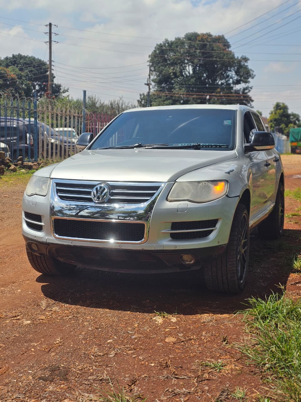 VOLKSWAGEN TOUAREG